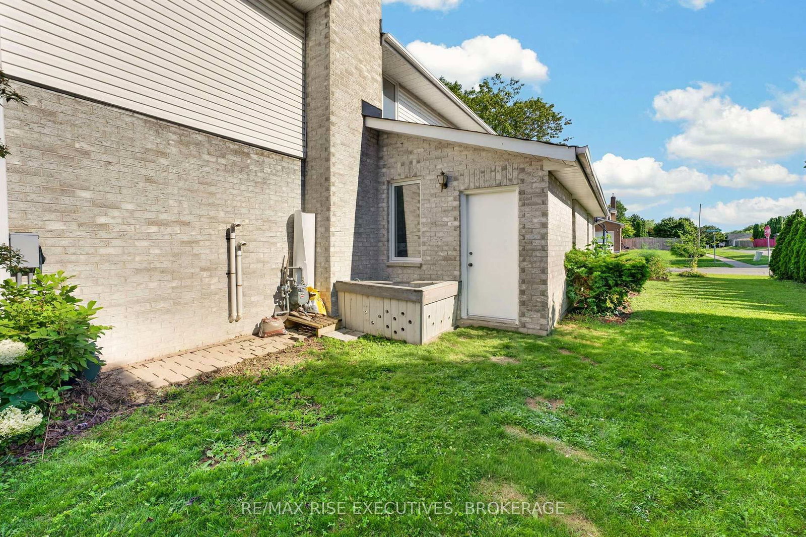 611 Rivermeade Avenue • Kingston, ON photo 46