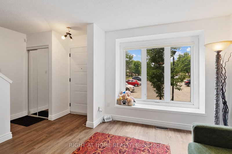17 - 925 Lawson Road