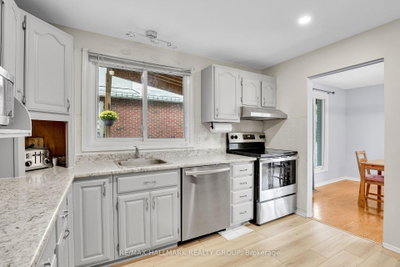 90 Chesterton Drive • Ottawa, ON photo 9