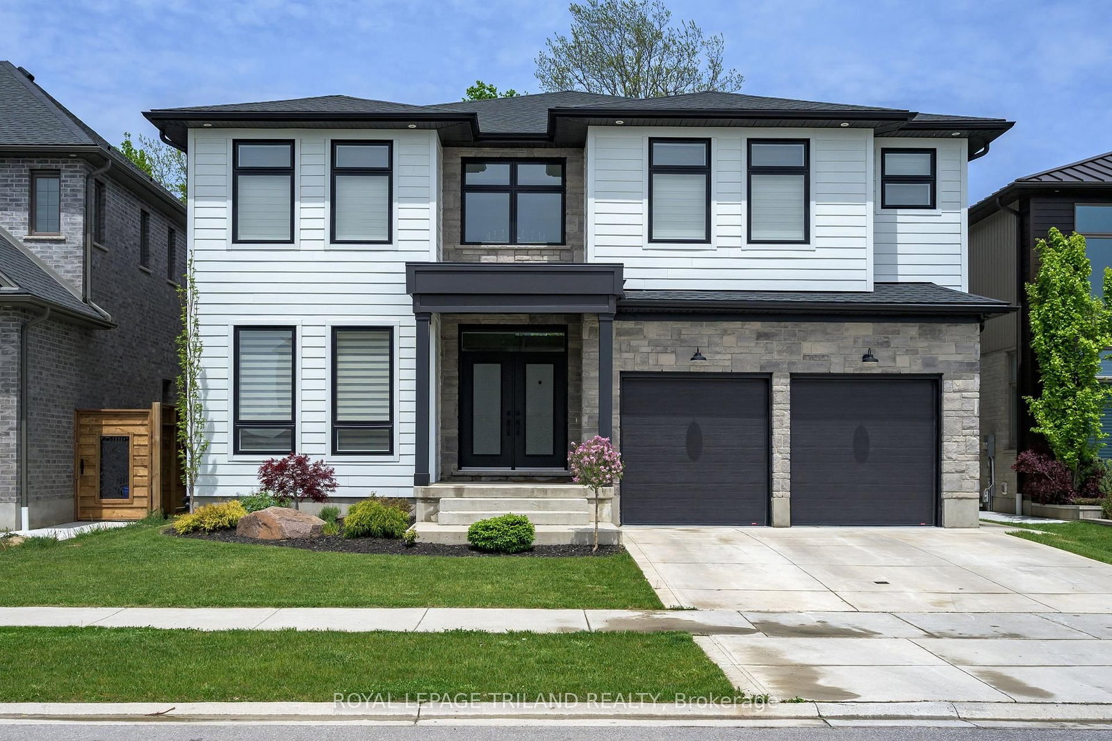 2244 Red Thorne Avenue, London South