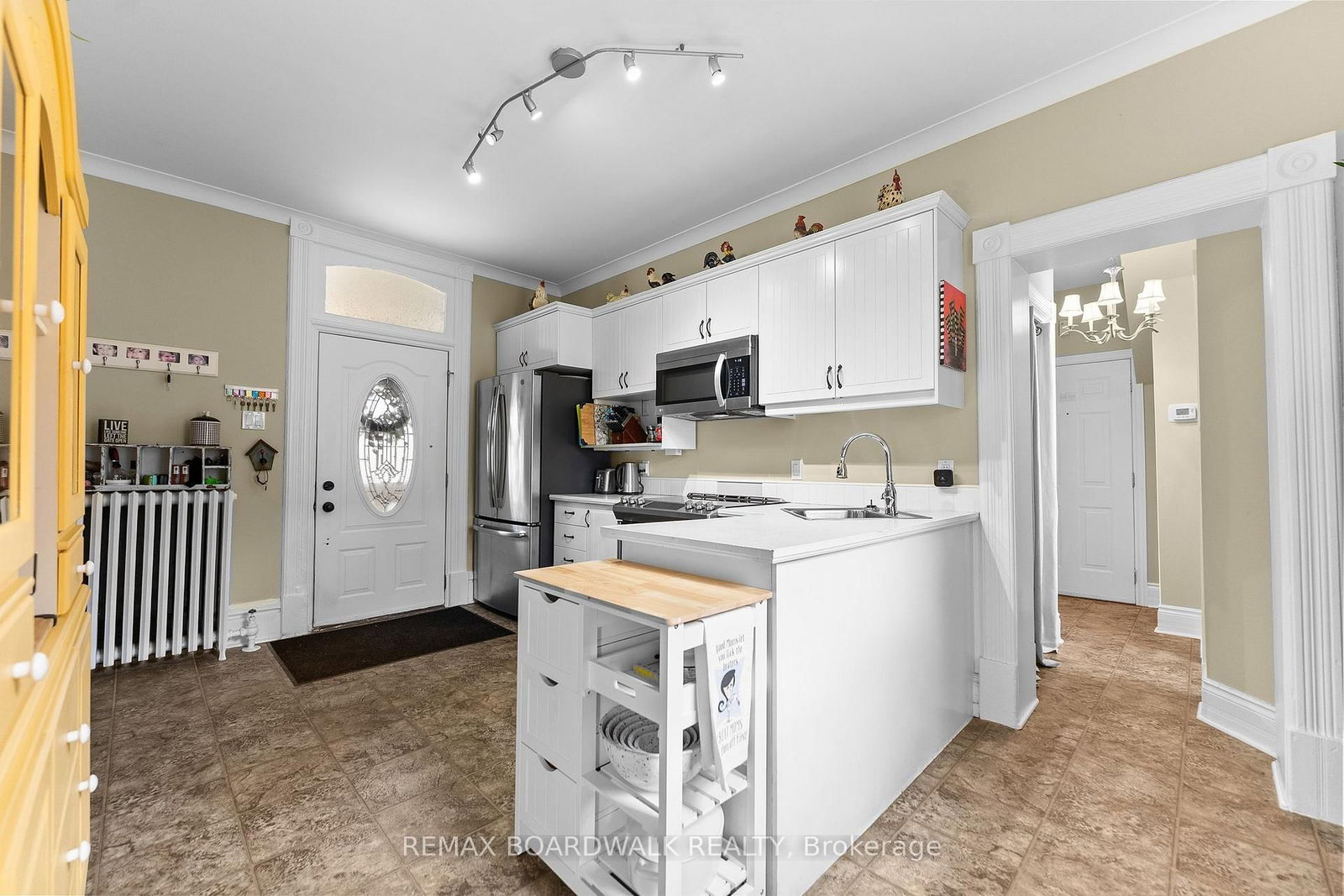 19 North Street • Perth, ON photo 12