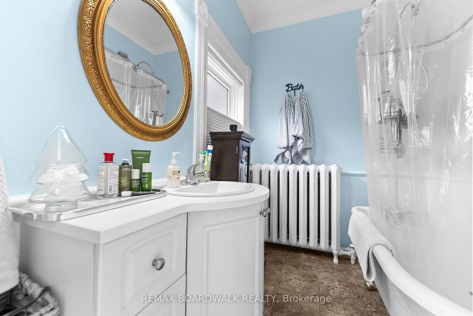 19 North Street • Perth, ON photo 16