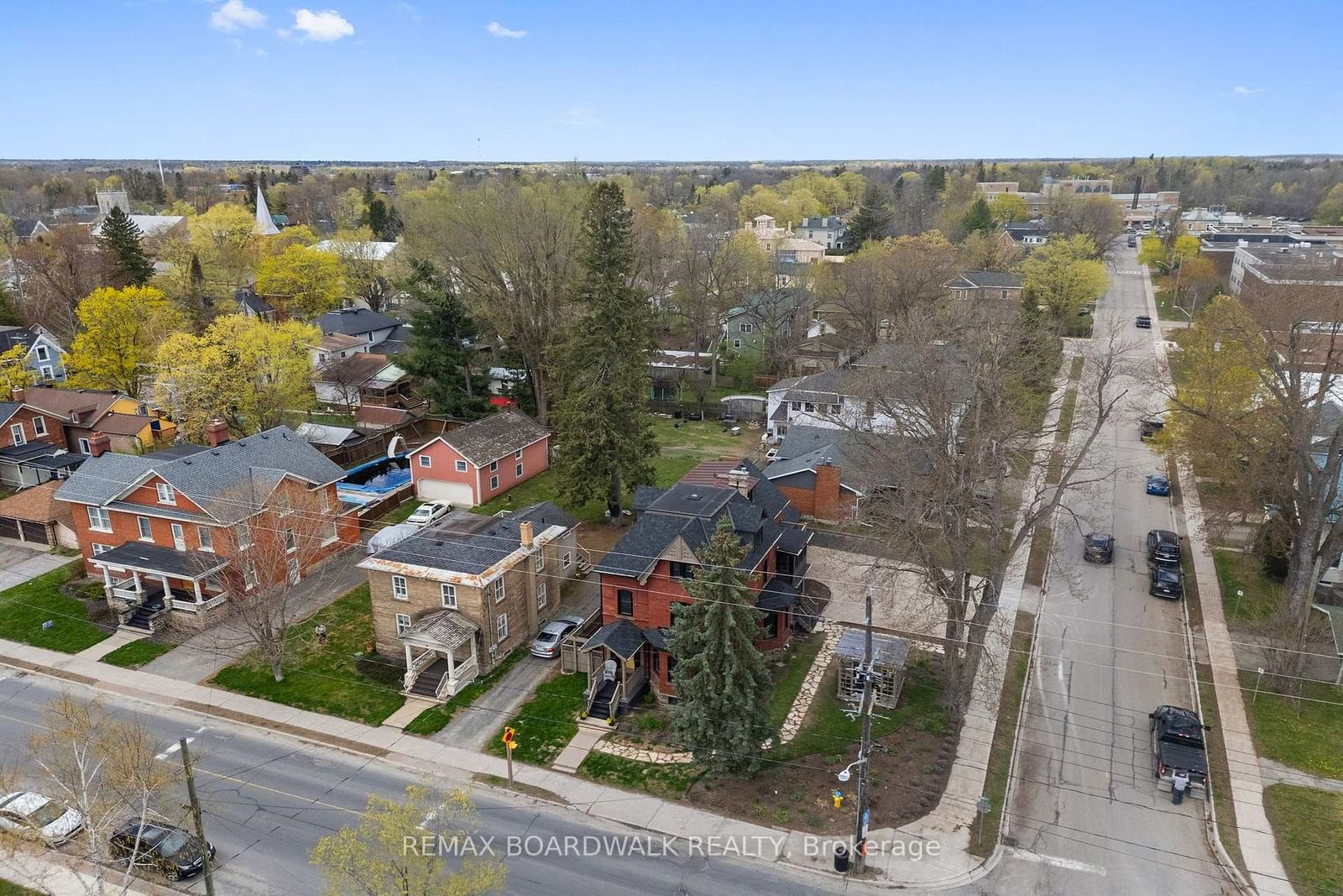 19 North Street • Perth, ON photo 4