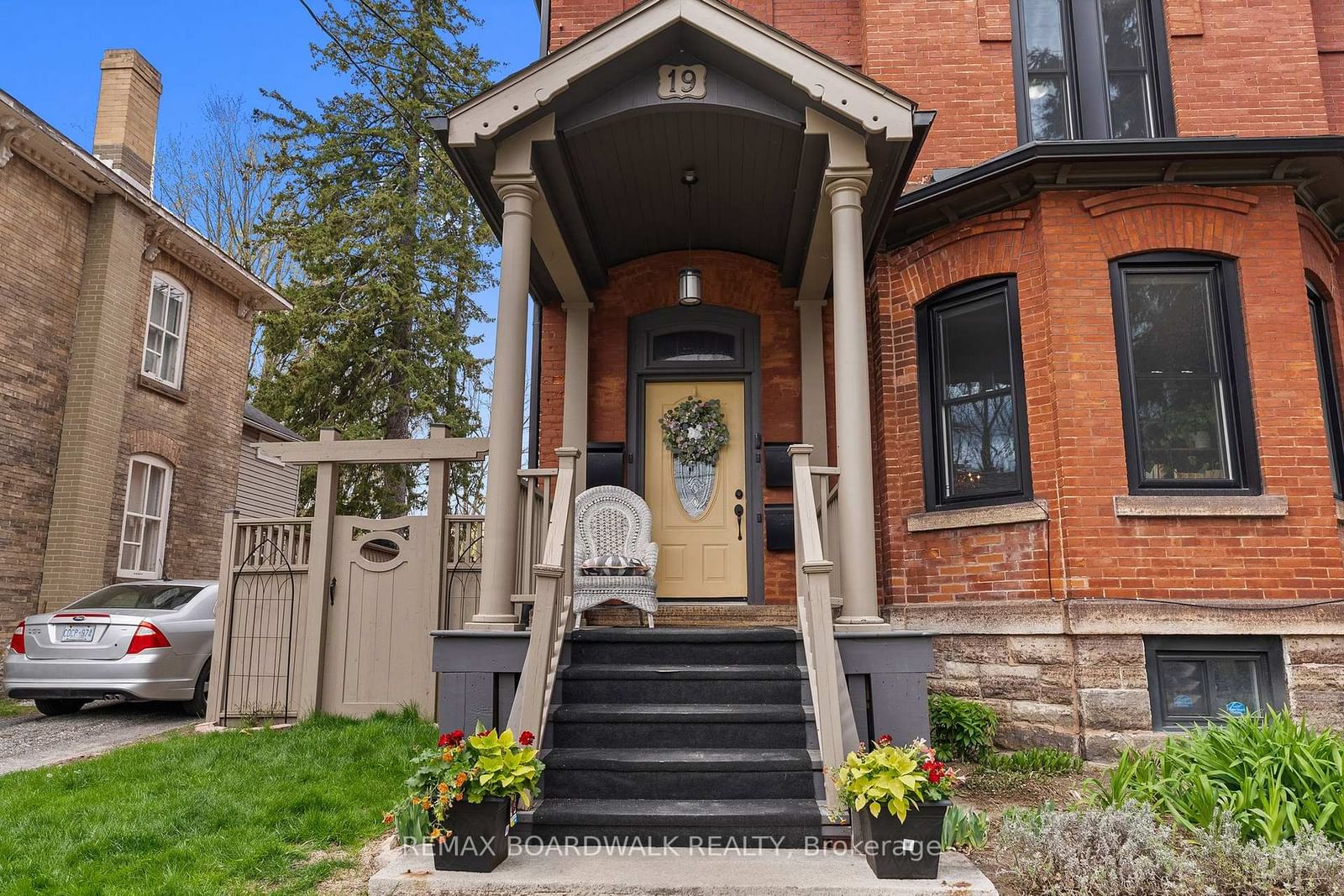 19 North Street • Perth, ON photo 5