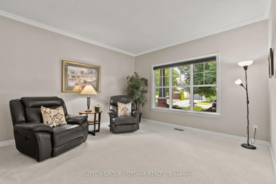 21 Avonmore Crescent • Ottawa, ON photo 5