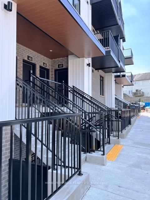 43 - 405 Myers Road