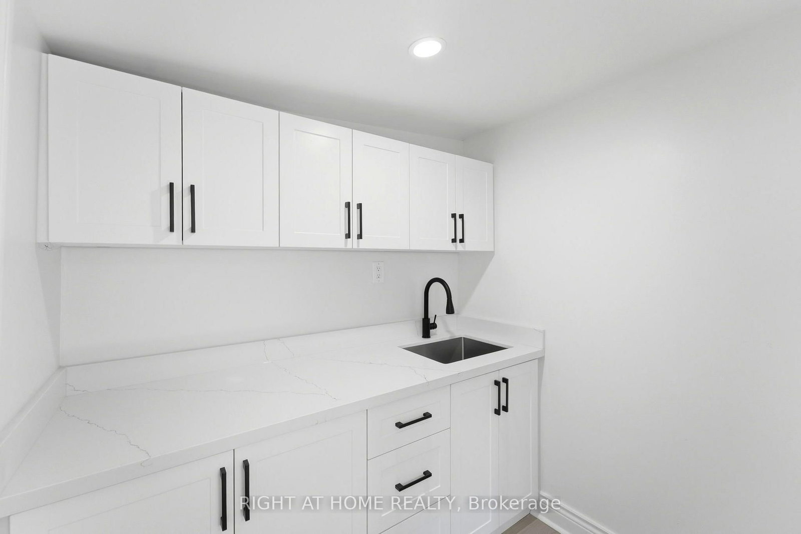 522 Cannon Street E • Hamilton, ON photo 16