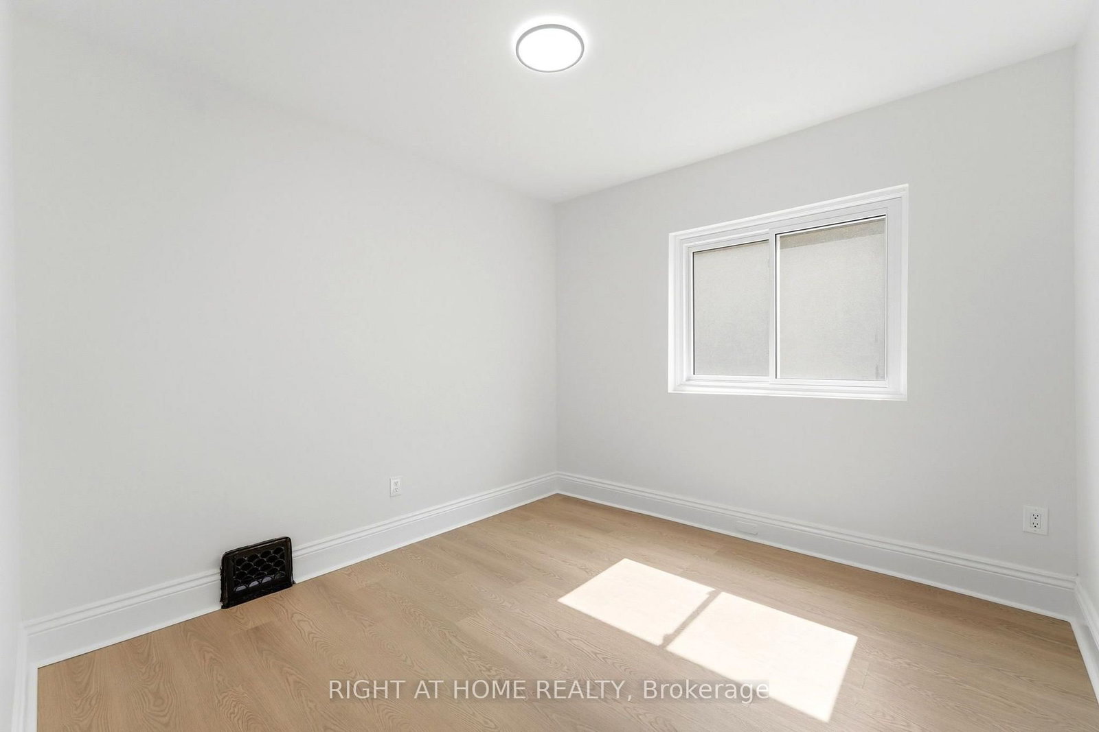 522 Cannon Street E • Hamilton, ON photo 26