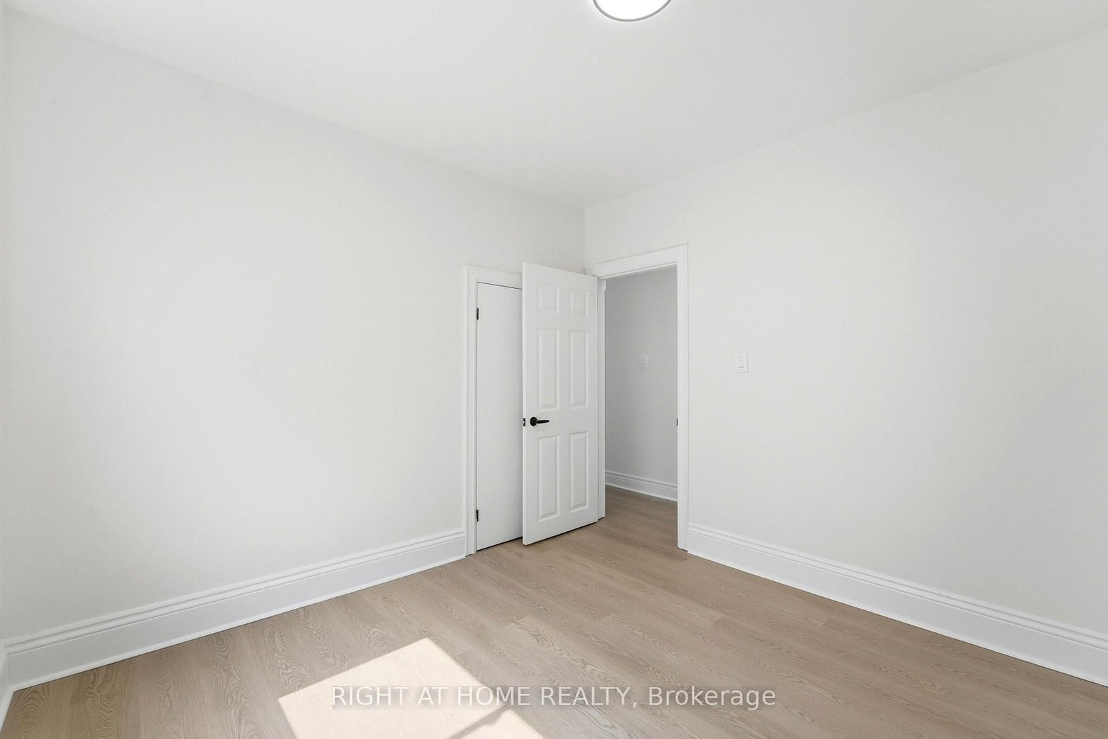 522 Cannon Street E • Hamilton, ON photo 27