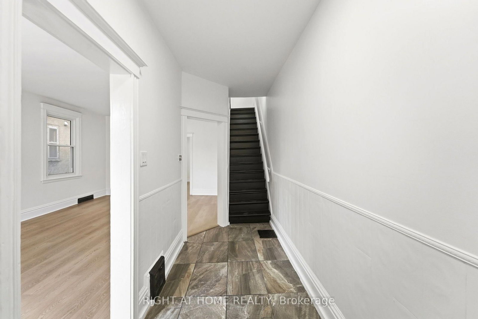 522 Cannon Street E • Hamilton, ON photo 4