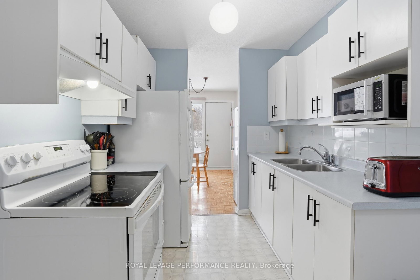 249 Romulus Private • #94 • Ottawa, ON photo 10