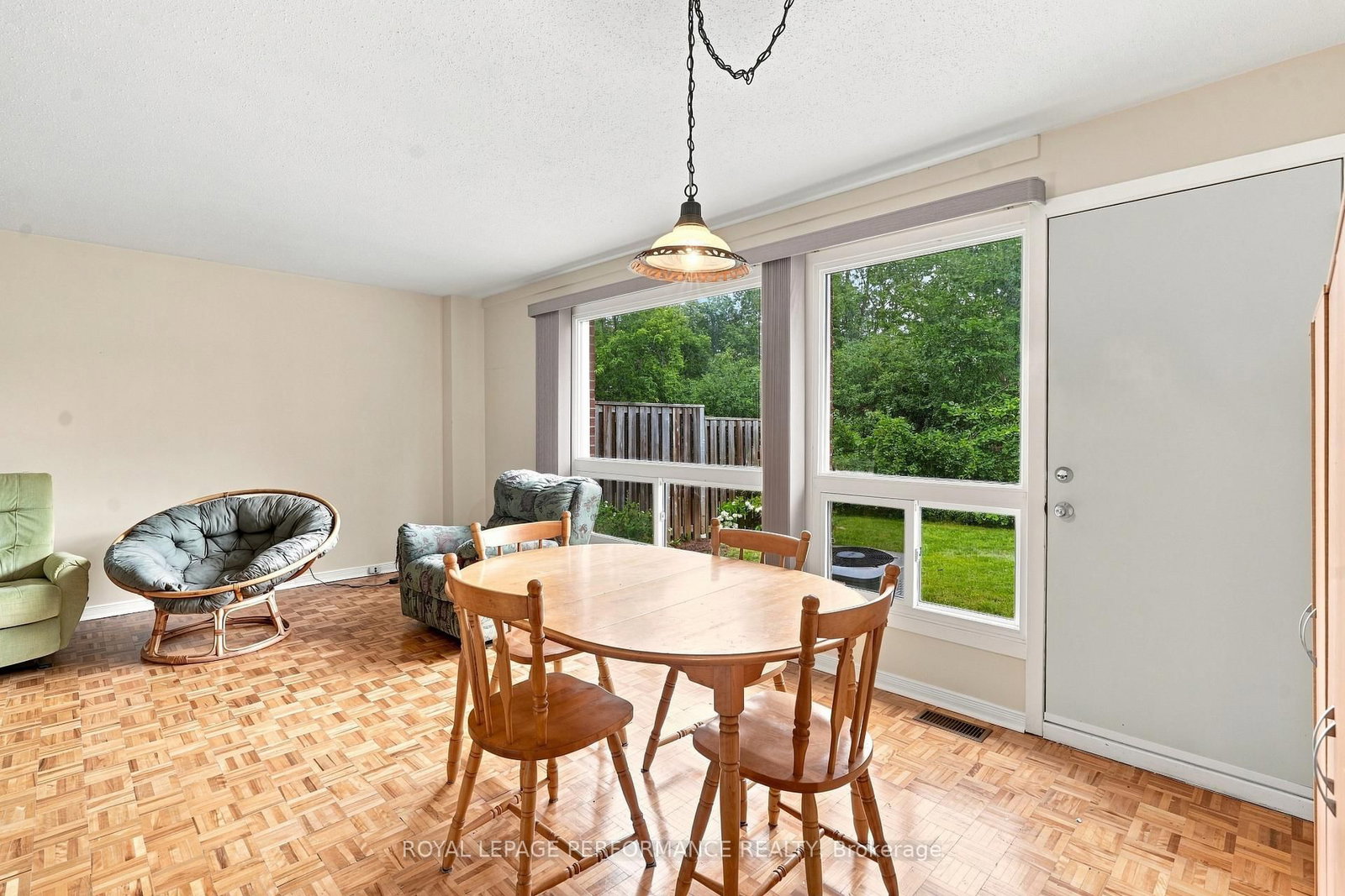 249 Romulus Private • #94 • Ottawa, ON photo 8