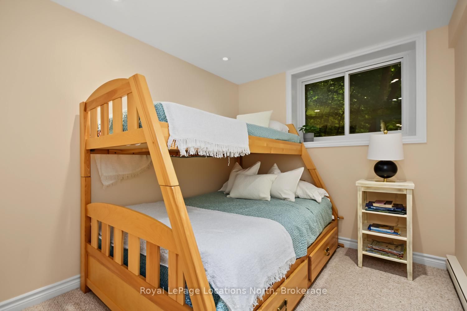 143 ST MORITZ Crescent • Blue Mountains, ON photo 15