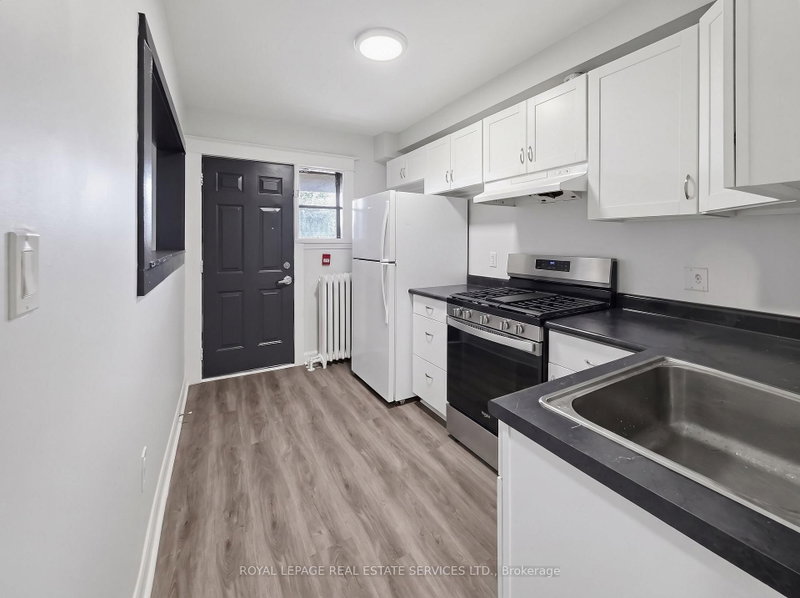 6 - 8 Ottawa Street N