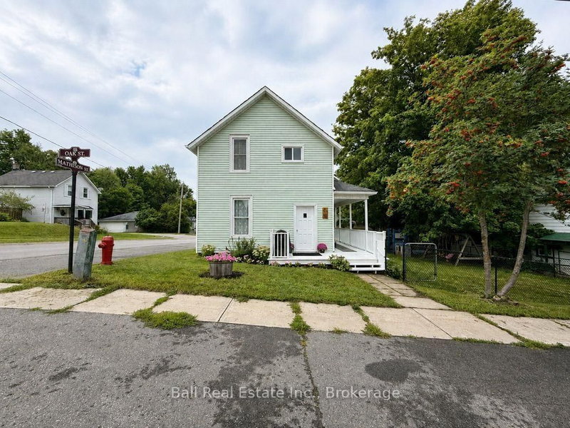 22 Oak St photo 5