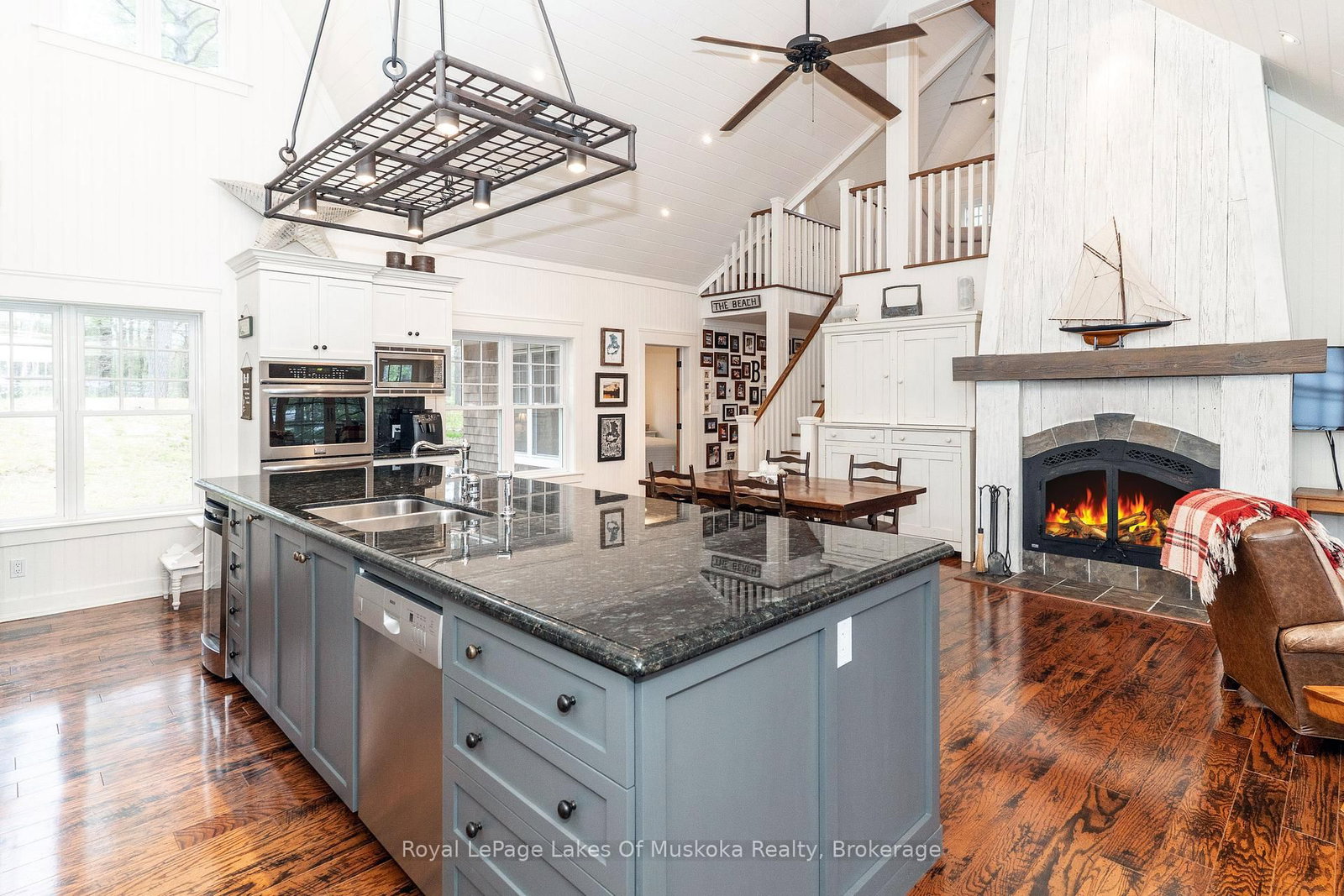 27 Island 2ml • Gravenhurst, ON photo 11
