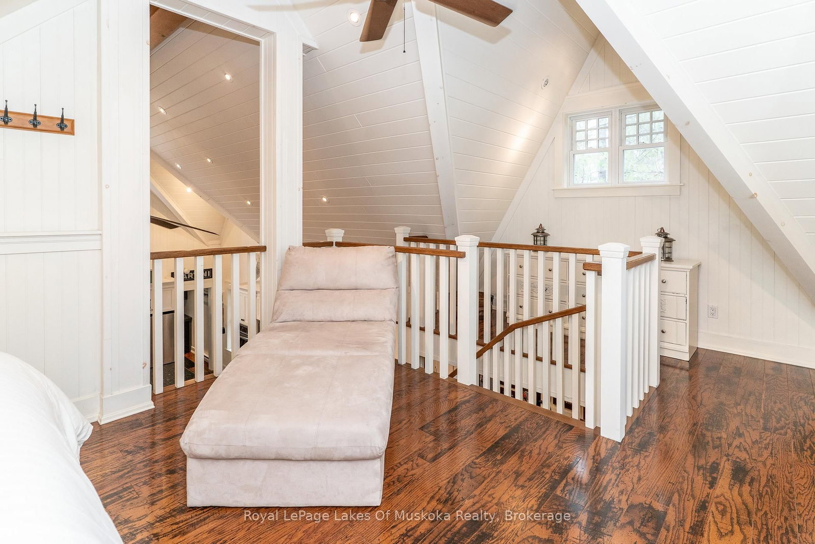 27 Island 2ml • Gravenhurst, ON photo 18