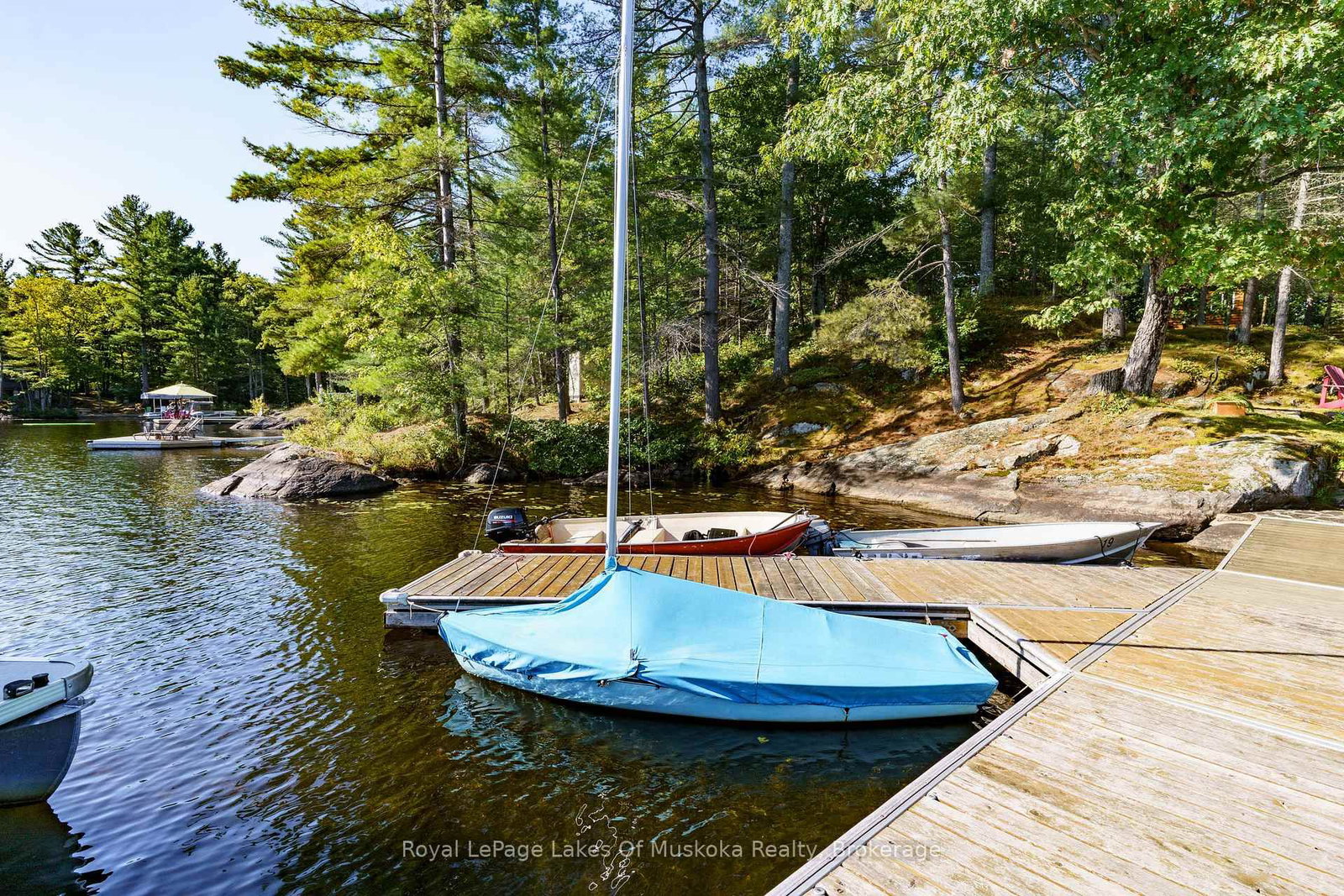27 Island 2ml • Gravenhurst, ON photo 39