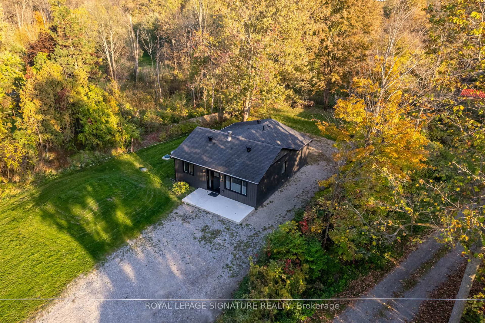 8 Mountsberg Road • Hamilton, ON photo 3