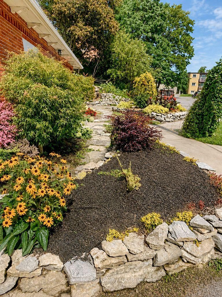 6 Willard Street • Belleville, ON photo 32