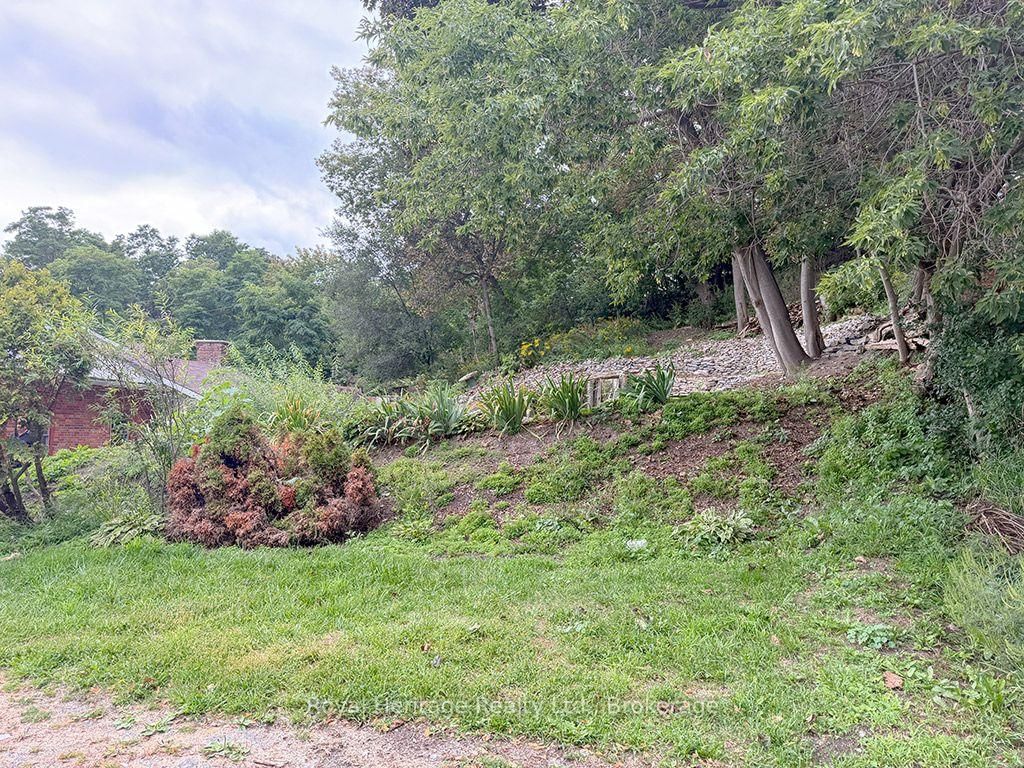 6 Willard Street • Belleville, ON photo 40
