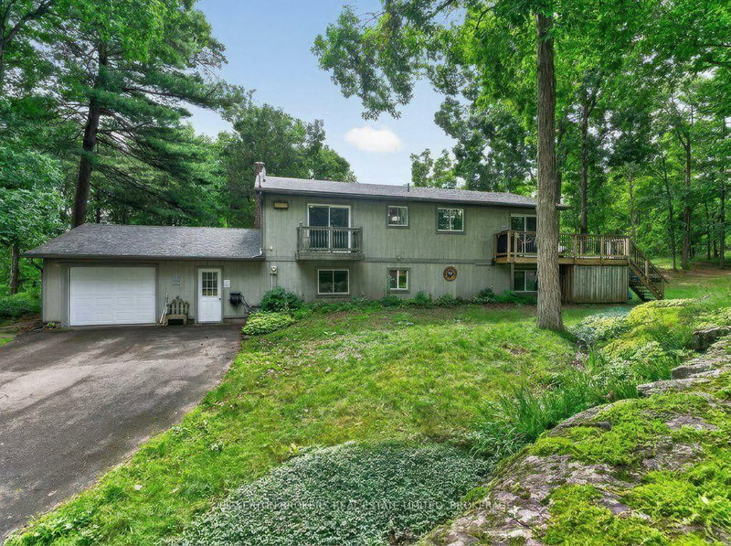 237 Old River Road W