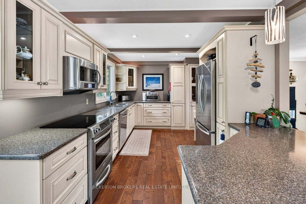237 Old River Road • Leeds and the Thousand Islands, ON photo 21