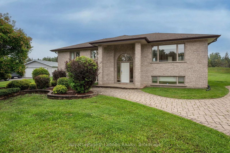 2196 Falconcrest Dr photo 2