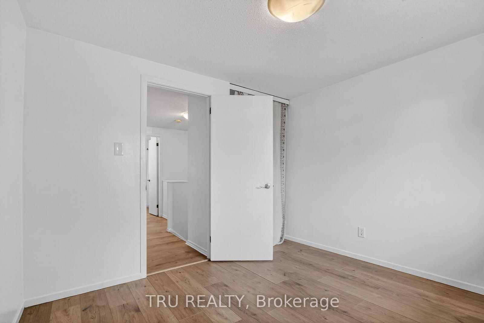 16-164 BARROW Crescent • Ottawa, ON photo 19