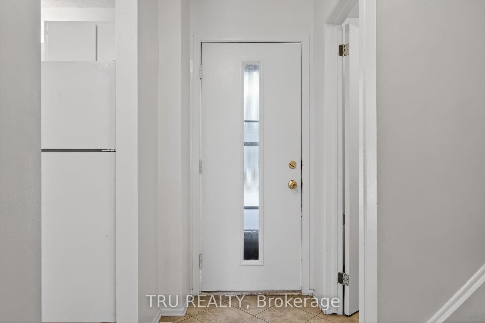 16-164 BARROW Crescent • Ottawa, ON photo 2