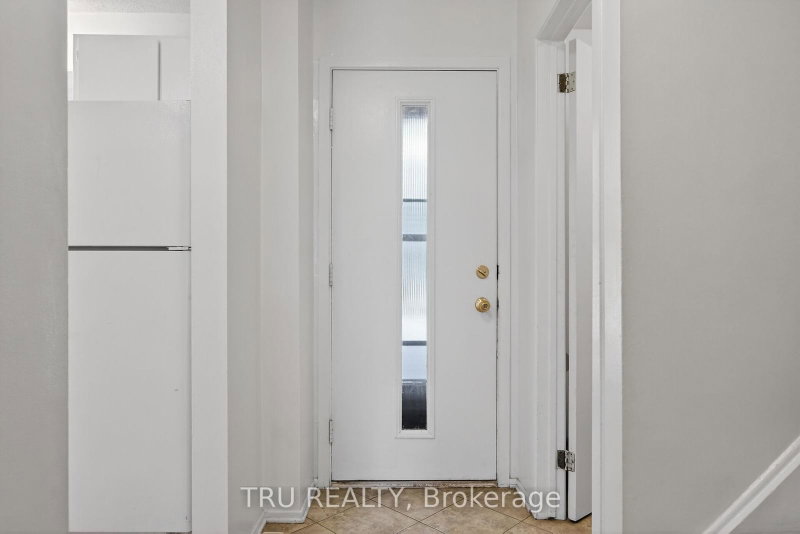 16-164 BARROW Crescent