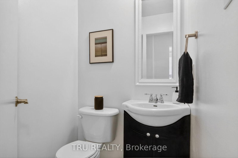 16-164 BARROW Crescent