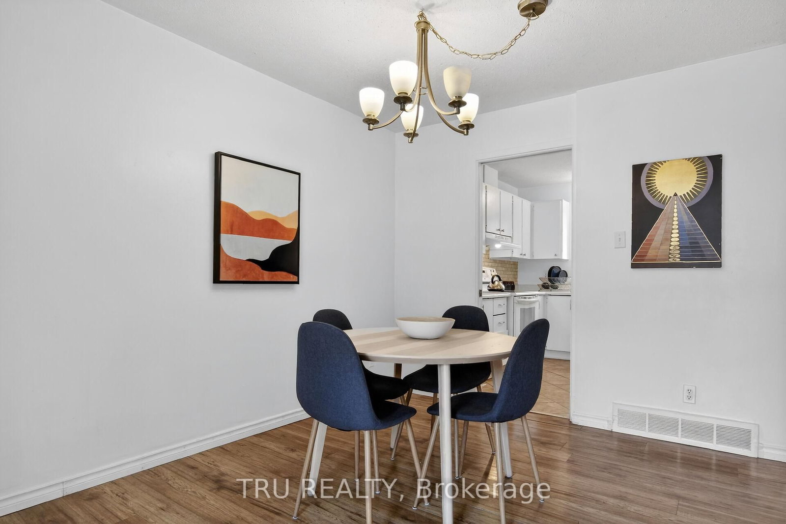 16-164 BARROW Crescent • Ottawa, ON photo 8