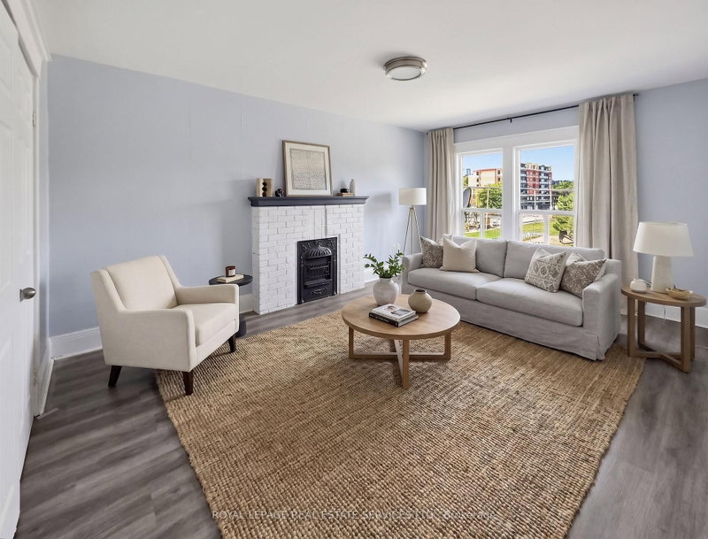 8 - 8 Ottawa Street N