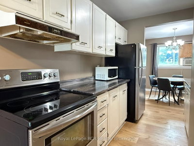 74 Laurie Crescent • Owen Sound, ON photo 5
