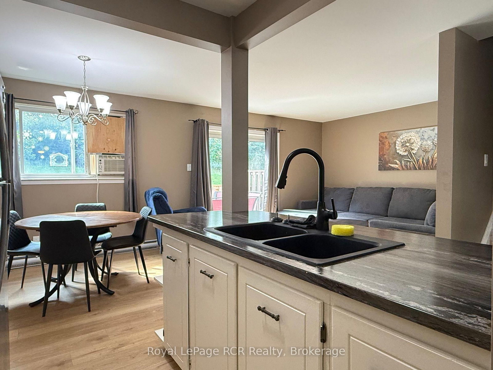 74 Laurie Crescent • Owen Sound, ON photo 6