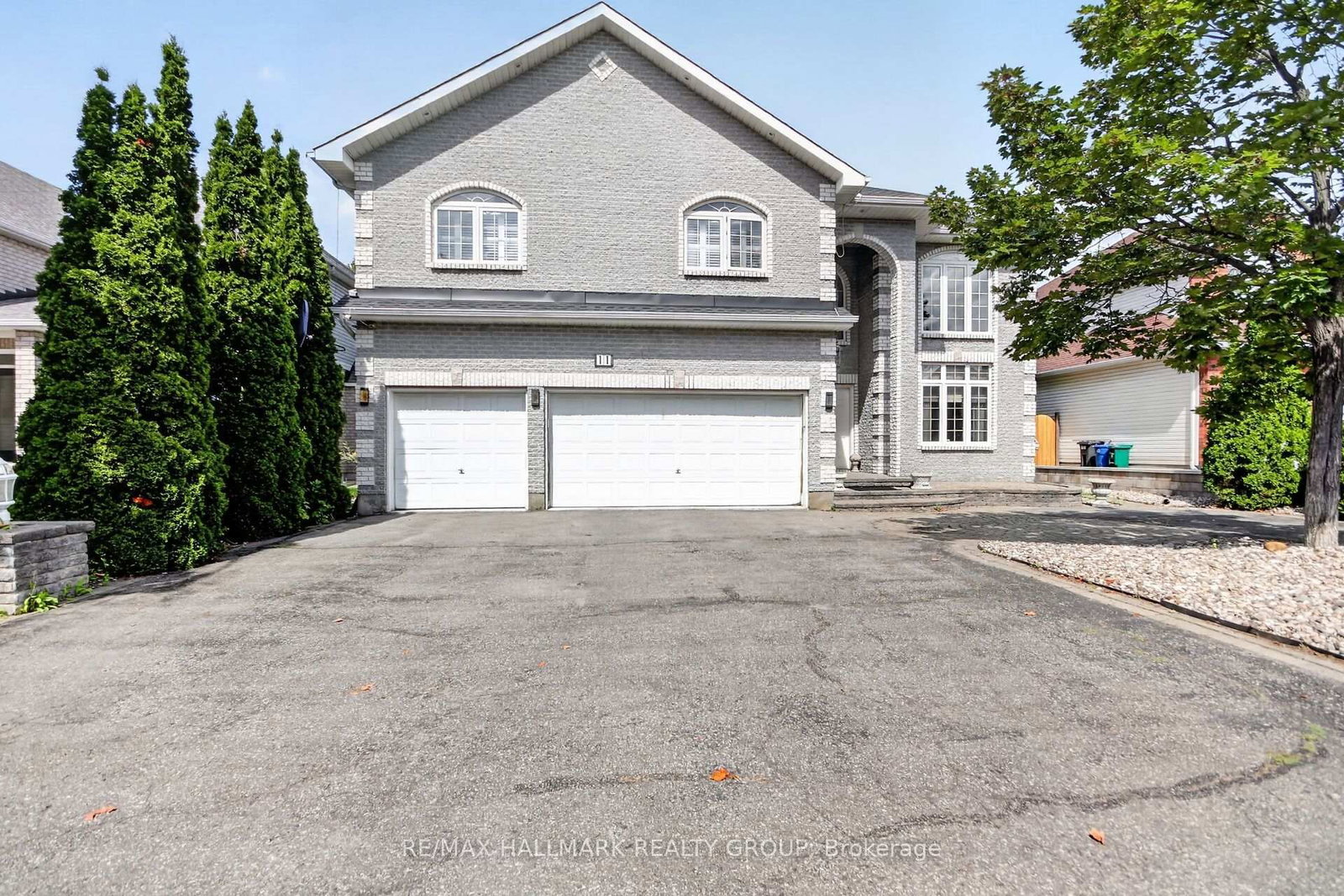 11 Taj Court • Ottawa, ON photo 1