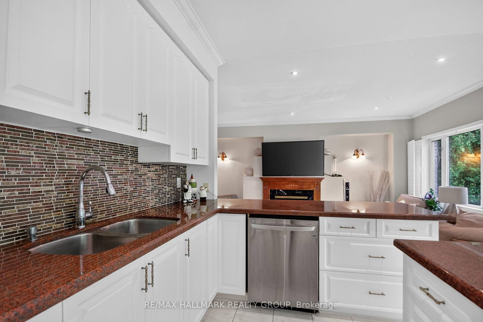 11 Taj Court • Ottawa, ON photo 11