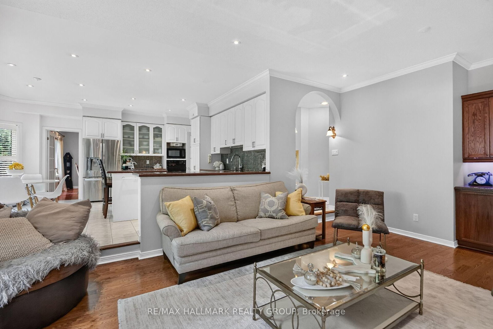 11 Taj Court • Ottawa, ON photo 17