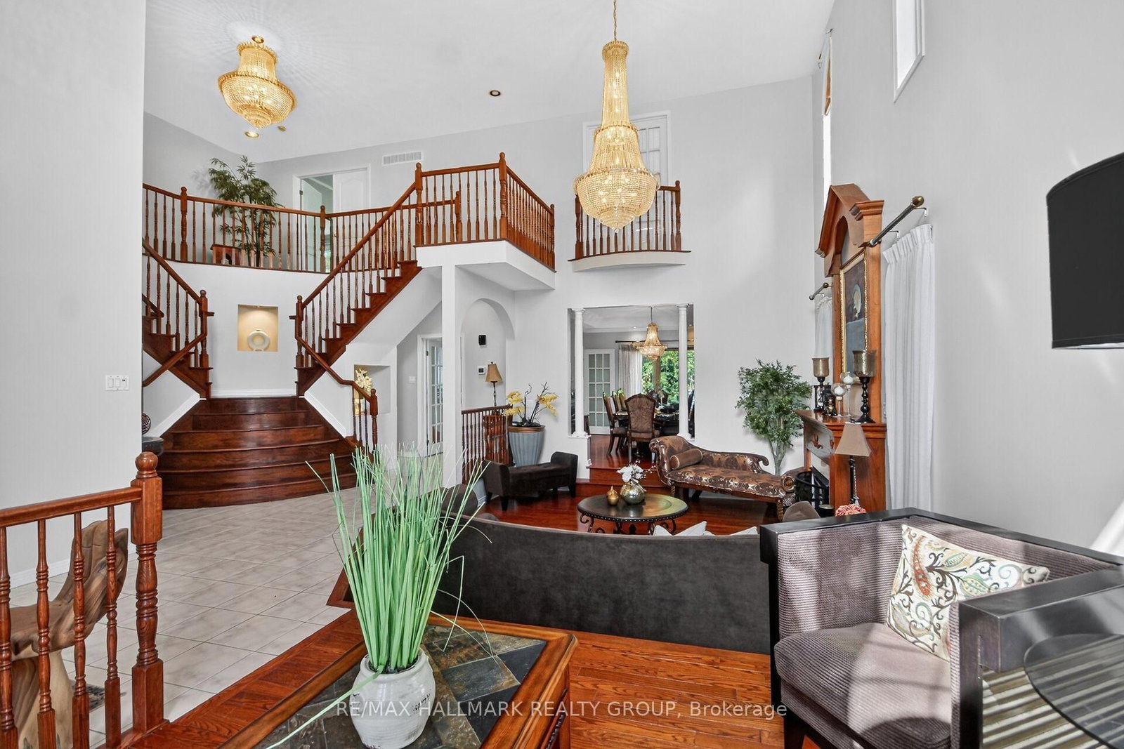 11 Taj Court • Ottawa, ON photo 5