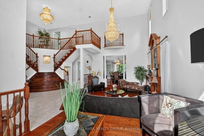 11 Taj Court • Ottawa, ON photo 5