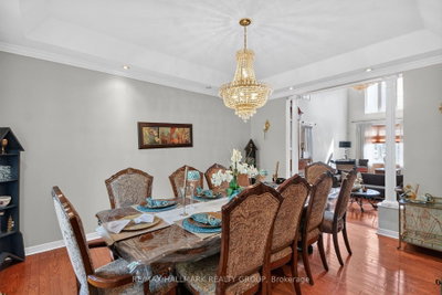 11 Taj Court • Ottawa, ON photo 9