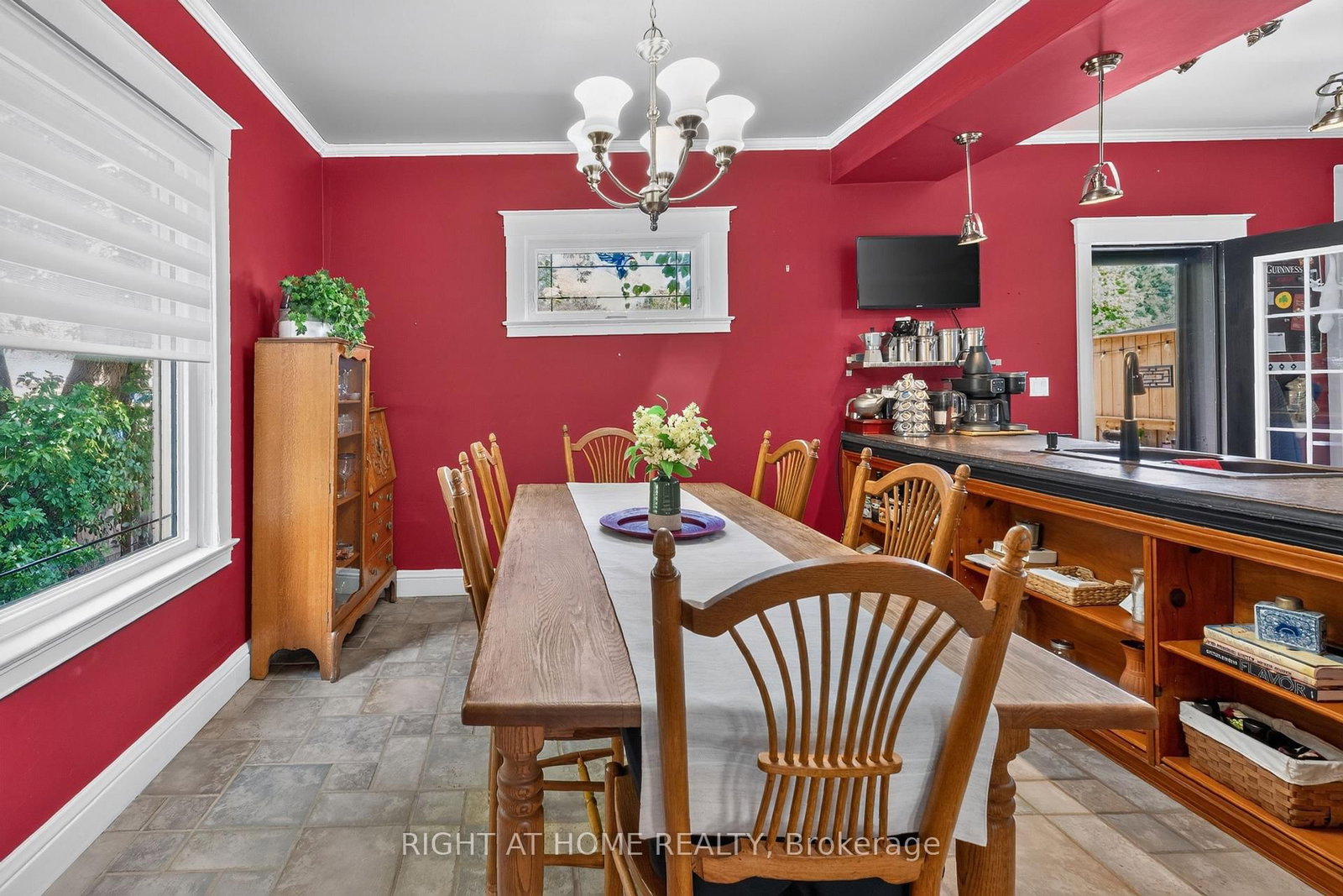 327 Wellington Street • St. Thomas, ON photo 12