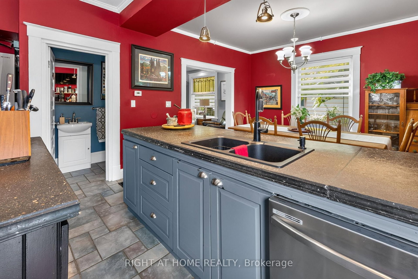 327 Wellington Street • St. Thomas, ON photo 16