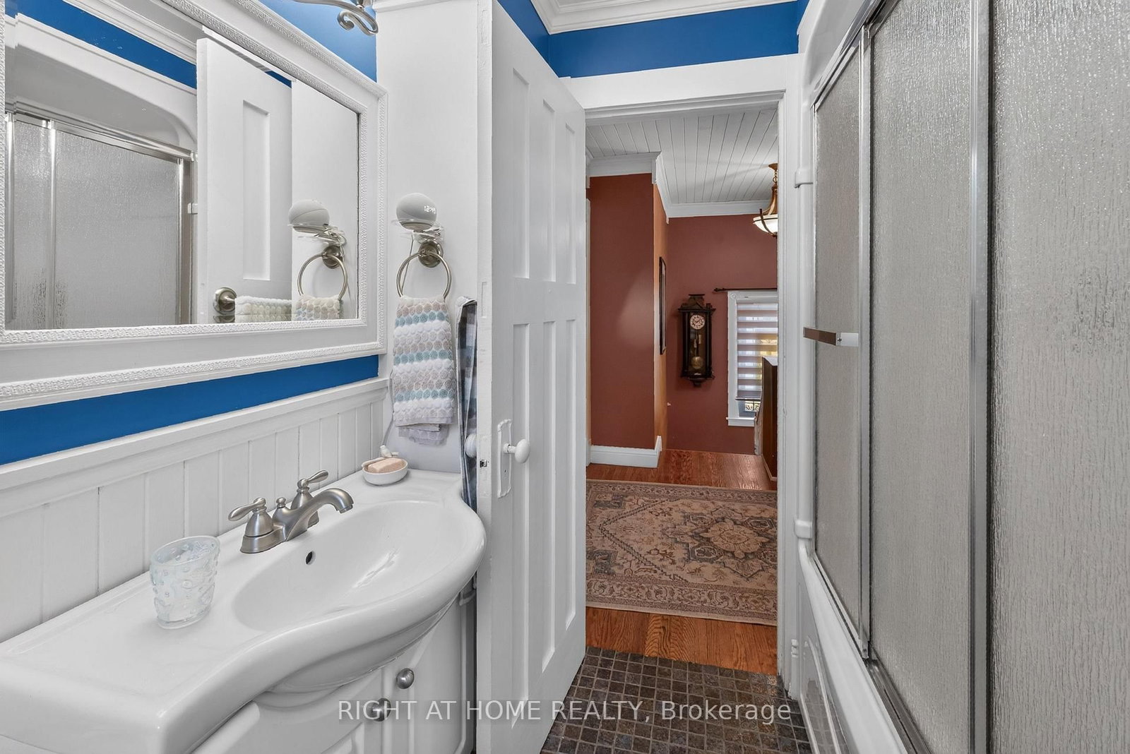 327 Wellington Street • St. Thomas, ON photo 22