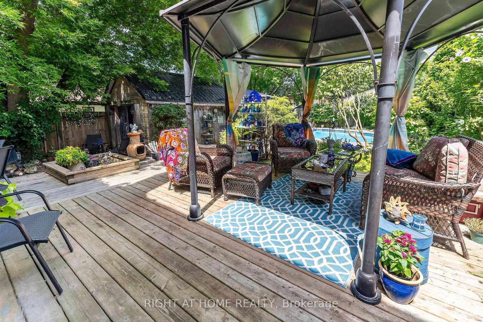 327 Wellington Street • St. Thomas, ON photo 35