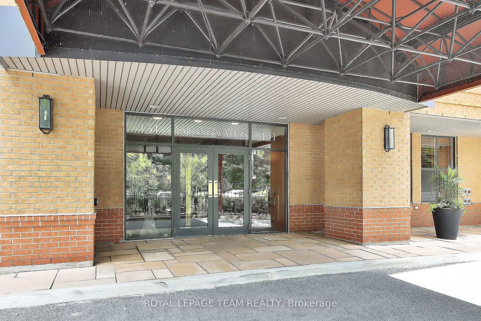 131 Wurtemburg Street • #701 • Ottawa, ON photo 3