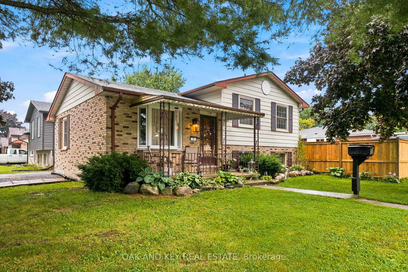 1 Vanier Place • St. Thomas, ON photo 32