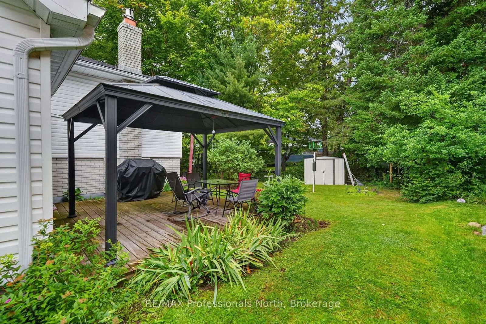 12 Anthony Court • Huntsville, ON photo 6