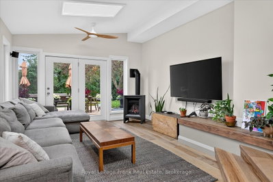 298 Cottonwood Drive • Peterborough, ON photo 3